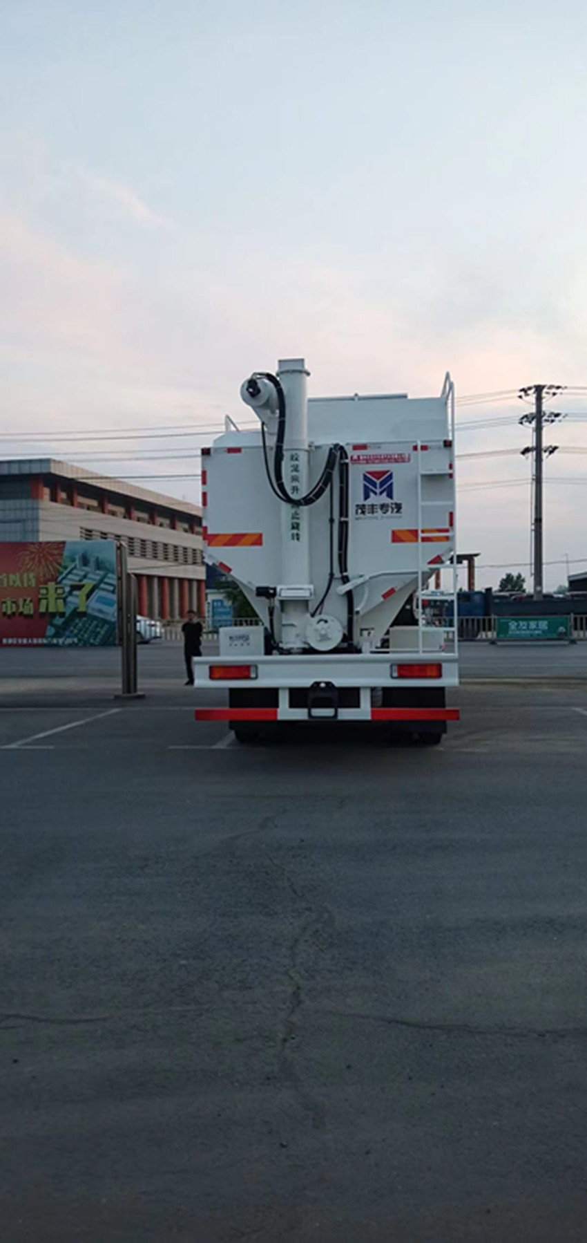 �|�L����ǰ�ĺ��40��ɢ�b����\ݔ܇